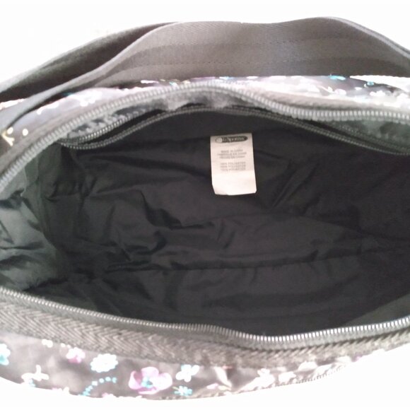 Nwot, black floral lesportsac crossbody. - Picture 12 of 16